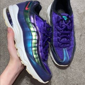 purple green air max